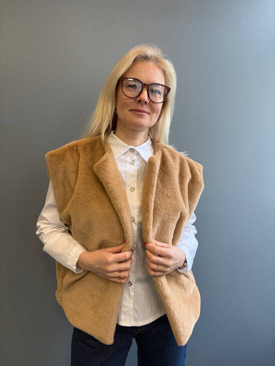 Stilīga veste ar kabatām, brūna